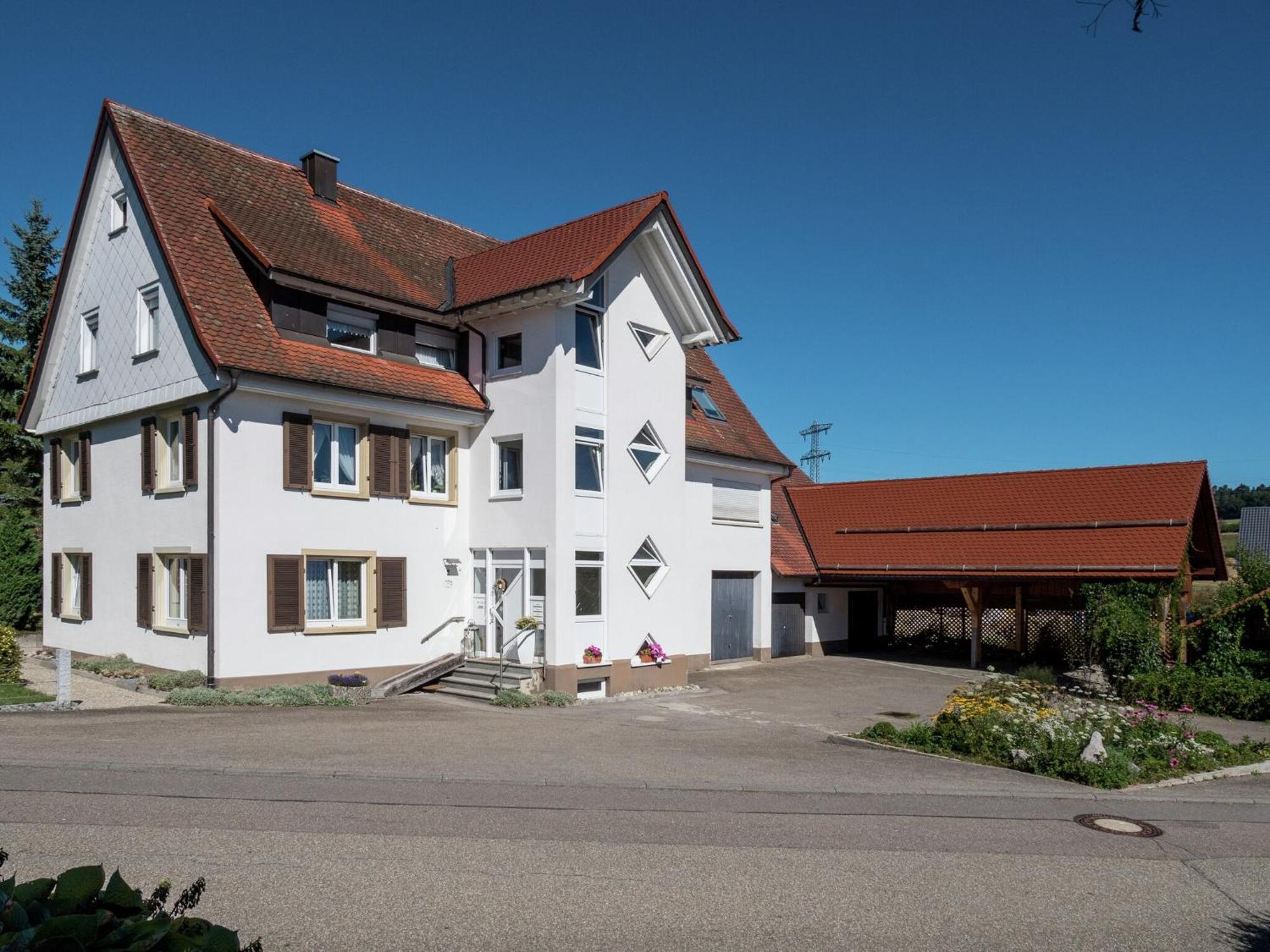 Cozy Apartment In Schwenningen With Garden Villingen-Schwenningen Eksteriør bilde